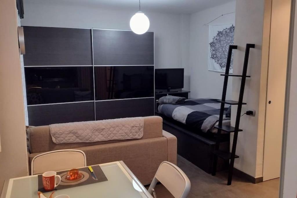 Appartamento Mama Monolocale Terrazzo Vista Mare เวนติมิญา ภายนอก รูปภาพ