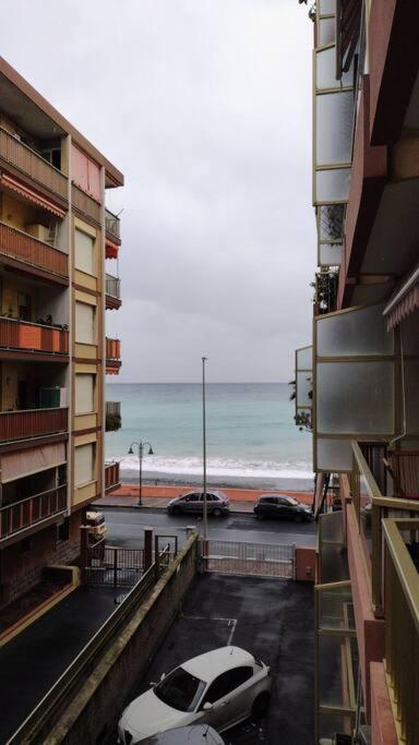 Appartamento Mama Monolocale Terrazzo Vista Mare เวนติมิญา ภายนอก รูปภาพ